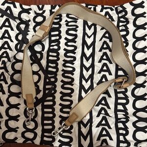 Marc Jacobs Silver and Tan Shoulder Strap includes Dust bag